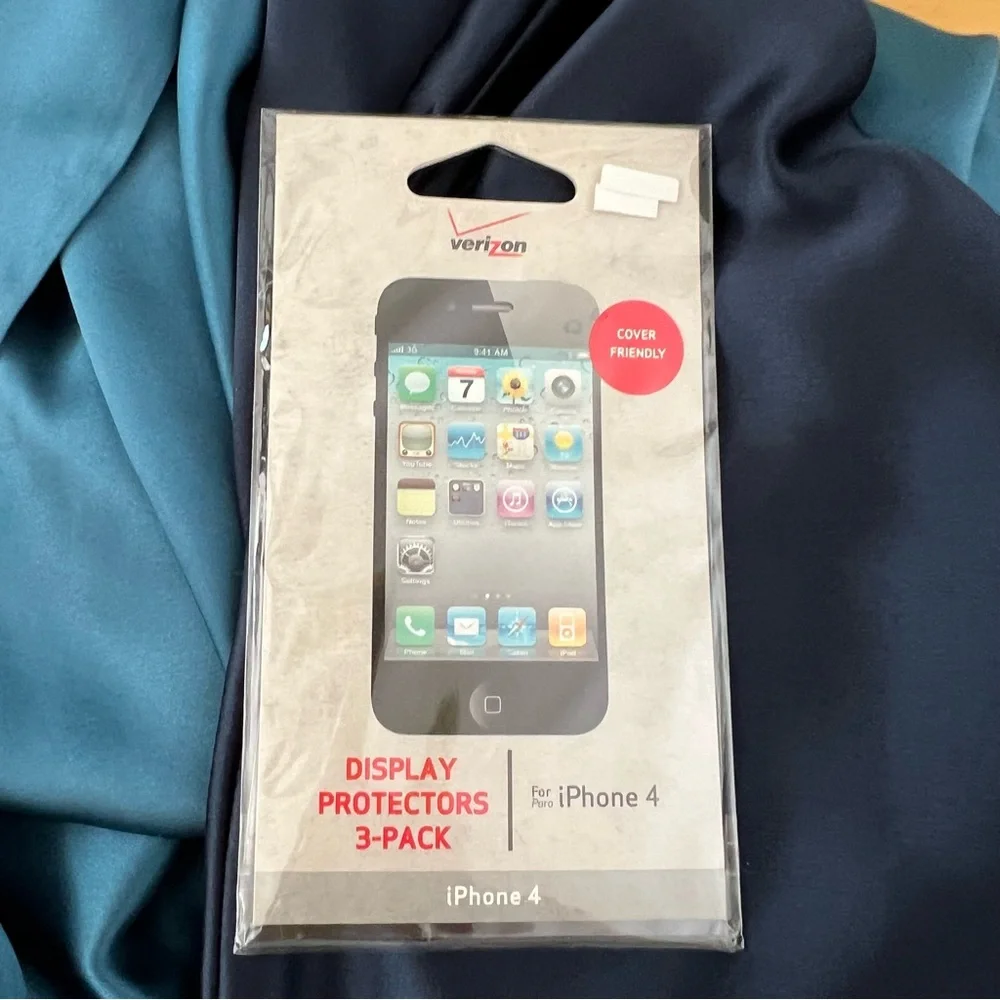 Display Protectors 3-Pack for iPhone 4 - Black